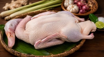 Dùng thứ này rửa thịt vịt sẽ không còn hôi, luộc hay nấu đều thơm ngon hơn