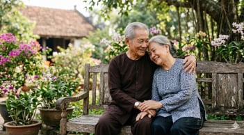 Về già nằm trên giường bệnh mới thấu: 3 người duy nhất thực sự không bao giờ rời bỏ bạn