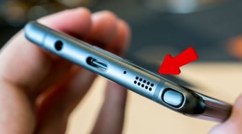 Lỗ tròn nhỏ dưới đáy điện thoại có tác dụng gì?