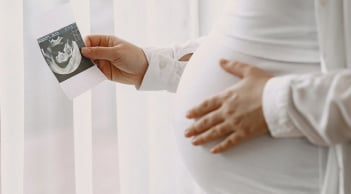 Phụ nữ không muốn sinh con: Điều gì đang xảy ra với thế hệ sợ làm mẹ?