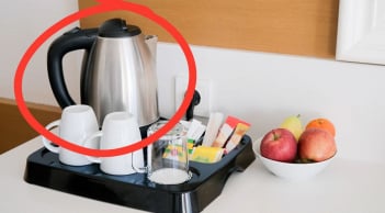 Vì sao không nên dùng ấm đun nước trong nhà nghỉ, khách sạn?