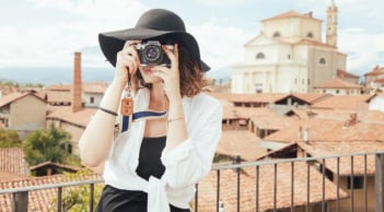 Người hướng nội đi du lịch: Mẹo tận hưởng chuyến đi thoải mái hơn