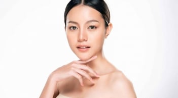 Những thói quen giúp làm chậm sự xuất hiện của rãnh cười và duy trì làn da săn chắc