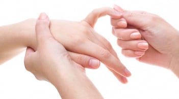 Bí quyết giữ đôi tay mềm mại, thon gọn và hạn chế lão hóa sau tuổi 30