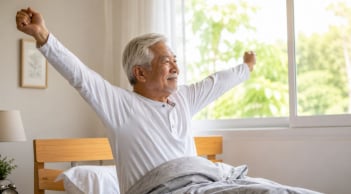 Vì sao nhiều về già thích dậy sớm? Không chỉ là thói quen, còn liên quan đến 5 thay đổi ít ai để ý