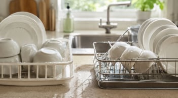 Vì sao nhiều gia đình bỏ thói quen úp bát đĩa ngay sau khi rửa?