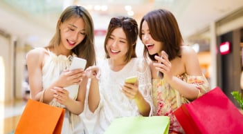 Thói quen chữa lành của Gen Z: Từ tự thưởng đến nợ nần tài chính