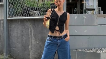 4 cách phối quần đùi denim vừa trẻ trung vừa sành điệu, mặc suốt mùa Hè vẫn không lo lỗi mốt