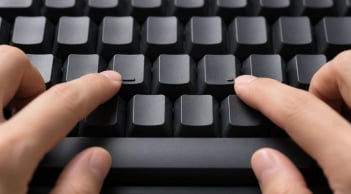 Vì sao bàn phím F và J thường có gờ nổi?