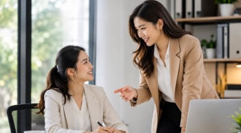 Khi bạn có người sếp 'đồng bóng', đây là những tuyệt chiêu giúp dễ hòa hợp và làm việc nhẹ đầu hơn