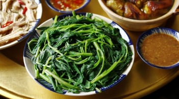 Mẹo luộc rau muốn xanh mướt, giòn ngon