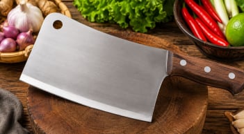 Vì sao nhiều con dao lại có lỗ tròn trên lưỡi dao? Không phải để treo như nhiều người vẫn nghĩ
