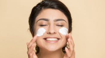 5 sản phẩm chăm sóc da nên giảm tần suất sử dụng trong mùa hè để hạn chế kích ứng