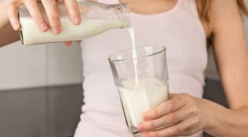 3 loại nước uống buổi tối tốt hơn buổi sáng