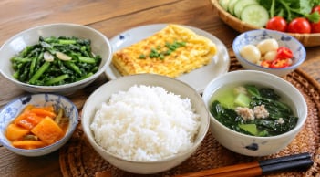 Ăn cơm trắng vào bữa sáng mỗi ngày có tốt không? Chuyên gia chỉ ra 4 điều nhiều người vẫn hiểu chưa đúng