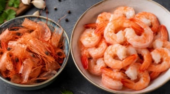 Thịt tôm hay vỏ tôm giàu canxi hơn? Câu trả lời có thể khiến nhiều người bất ngờ