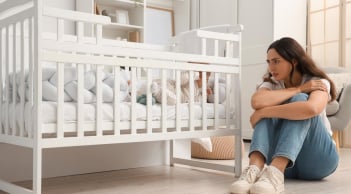 Trầm cảm sau sinh không phải giả vờ, mẹ bỉm cần được thấu hiểu hơn