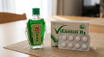 Trộn dầu gió với Vitamin B1: Mẹo cực hay giải quyết ngay nỗi ám ảnh của mọi gia đình khi mùa mưa tới
