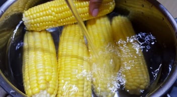 Ăn ngô luộc buổi sáng có tốt không?