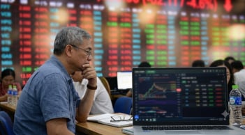 VN-Index hồi phục mạnh sau chuỗi giảm sốc: Chuyên gia cảnh báo đừng vội bắt đáy