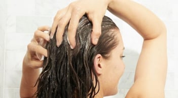 4 sai lầm khi chăm sóc tóc nhiều người vẫn mắc phải