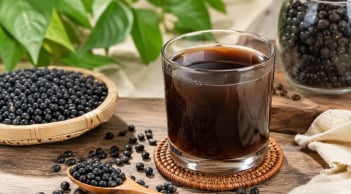 'Khung giờ vàng' uống nước đậu đen: Uống đúng lúc mới phát huy lợi ích, uống sai dễ phản tác dụng