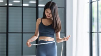 Bí quyết giảm cân sau sinh an toàn và hiệu quả từ 2 mỹ nhân châu Á