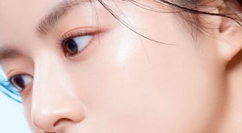 Muốn da căng bóng, khỏe đẹp không cần skincare cầu kỳ, hãy duy trì 5 thói quen này mỗi ngày