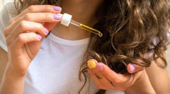 Bí quyết chăm sóc da đầu của phụ nữ Ý giúp mái tóc luôn dày khỏe và bồng bềnh