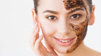 Bước skincare nhiều người làm mỗi tuần nhưng có thể khiến làn da lão hóa nhanh hơn nếu lạm dụng