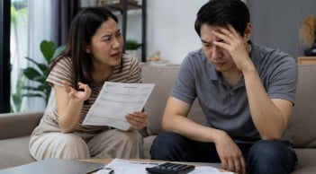Mâu thuẫn vợ chồng vì tiền điện tăng cao và bài học quản lý tài chính