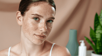 Bước skincare nhiều người duy trì hằng tuần nhưng có thể khiến da lão hóa nhanh nếu thực hiện sai cách