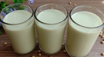 5 người không nên uống sữa đậu nành