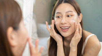 5 thói quen mùa hè khiến làn da lão hóa nhanh hơn, nhiều người vẫn mắc phải mỗi ngày