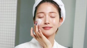 Làn da khỏe đẹp bắt đầu từ bước rửa mặt: Những sai lầm nhiều người chỉ nhận ra khi da đã tổn thương