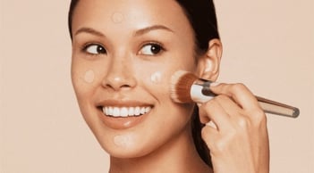 Lỗ chân lông to vẫn có thể “tàng hình” nhờ vài mẹo trang điểm đơn giản