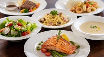 Vì sao bát đĩa nhà hàng thường có màu trắng? Lý do không chỉ nằm ở thẩm mỹ