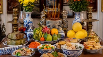 Dâng cúng xong nhớ hạ sớm 5 thứ này khỏi ban thờ, để càng lâu càng dễ phạm điều kiêng kỵ