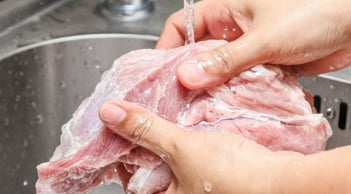 Sai lầm khi bảo quản thực phẩm khiến thịt cá nhanh biến chất