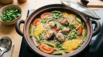 Vì sao nấu canh cá bằng nước lạnh dễ bị tanh?