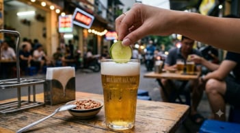 Vì sao nên cho một lát chanh vào cốc bia tươi?