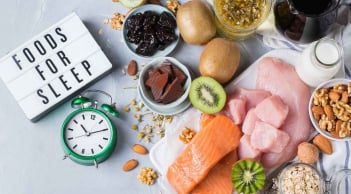 Mất ngủ kéo dài: Coi chừng cơ thể đang thiếu những vi chất này