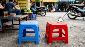 Tại sao ghế nhựa nào cũng có một lỗ tròn ở giữa?
