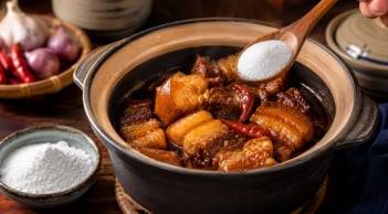 Nhiều người cho baking soda vào kho thịt để làm gì? Có nên không?