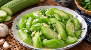 Cách xào mướp xanh như ngọc: Thêm 1 bước trước khi cho vào chảo, ai cũng khen