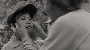 “Mãi Nợ Một Lời Tạm Biệt” khơi lại nỗi day dứt về tình thân gia đình