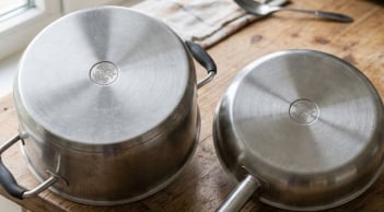 Inox 304 và inox 316: Loại nào an toàn hơn khi đựng thức ăn?