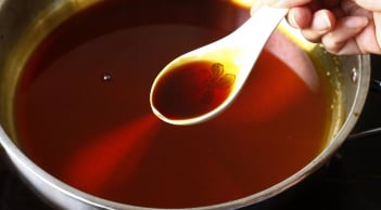 Cách thắng đường làm nước hàng chuẩn vị, lên màu đẹp, không bị đắng