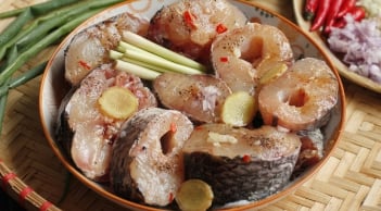 Mẹo ướp cá hết sạch mùi tanh, thịt chắc nịch ngọt lừ