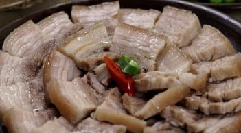 Cách luộc thịt lợn mềm mọng, không hôi